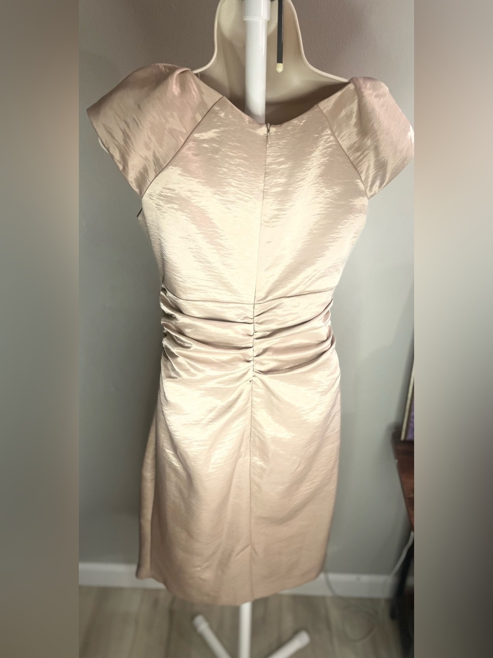 VENUS Satin Blush V-Neck Midi Dress - Picture 4 of 11
